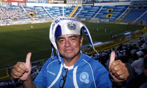 Afición salvadoreña: 'Esperamos que Costly no nos haga daño'