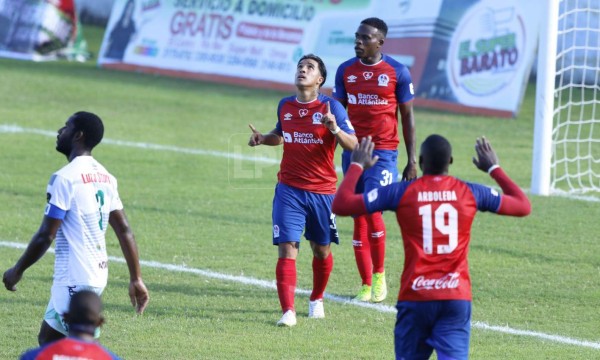 Michaell Chirinos se encargó de abrir el marcador en Puerto Cortés.