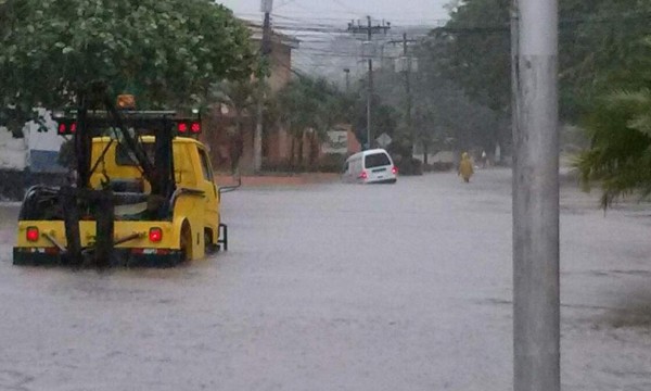 Las zona bajas de La Ceiba están inudadas.