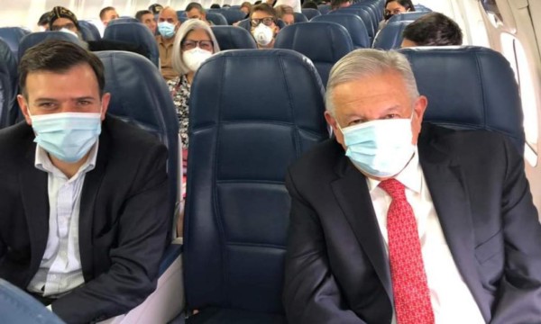 López Obrador viaja a EEUU en un vuelo comercial de Delta
