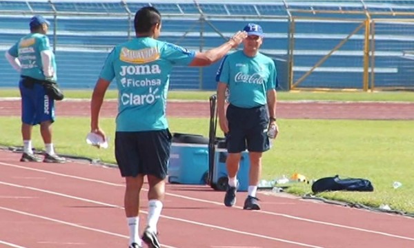 Amado Guevara ya trabaja junto a Jorge Luis Pinto
