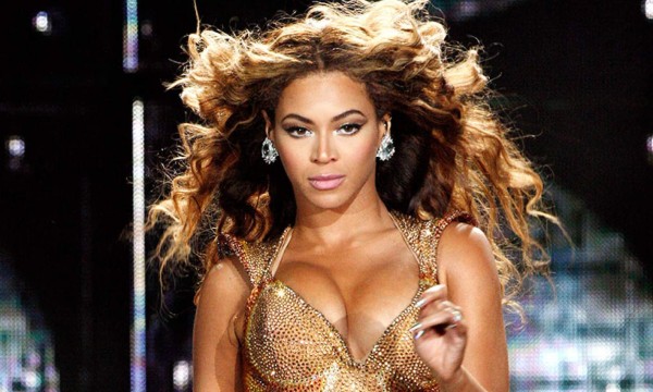 Una batalla de divas y quizás también política en premios Grammy