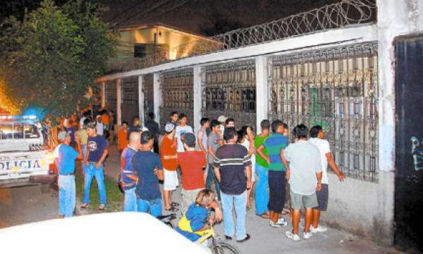 Asesinan a tres en el barrio Cabañas