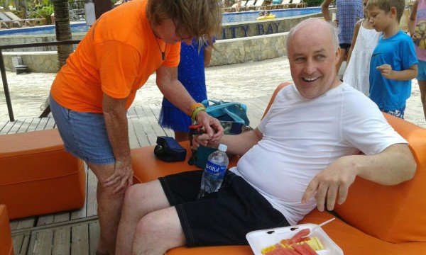 Rescatan con vida a norteamericano en Roatán