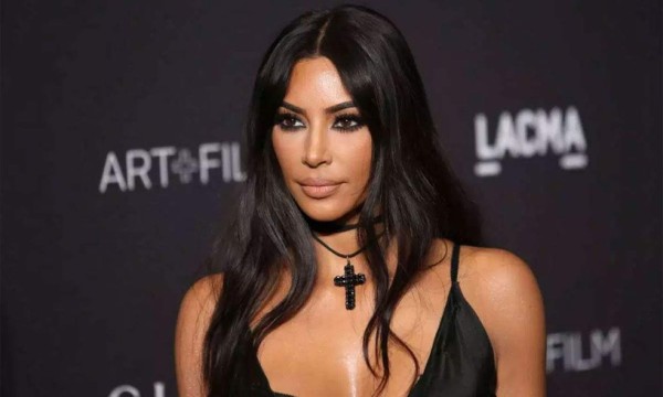 Kim Kardashian también se bautizó en Armenia junto a sus hijos