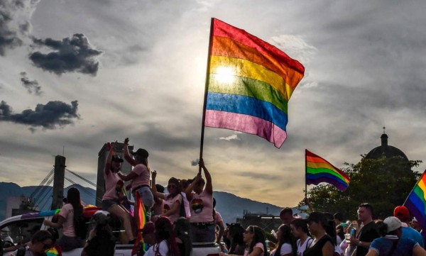 Senado de Chile aprueba el matrimonio igualitario