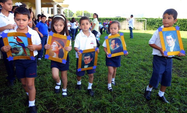 Alumnos muestran civismo