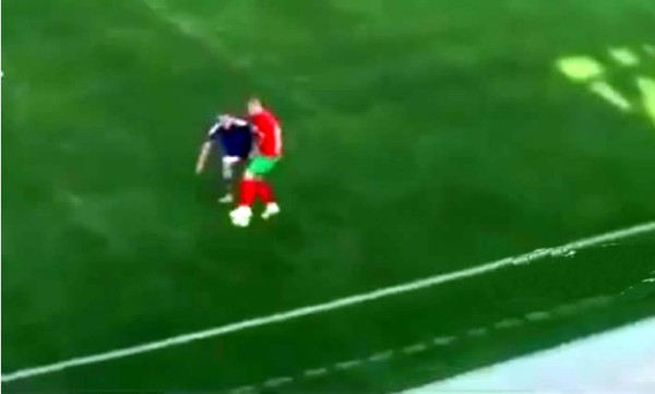 VIDEO: Le 'rompió' la cintura al rival con este impresionante regate