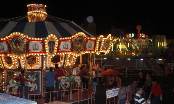 Sampedranos disfrutaron de las carrozas en su carnaval