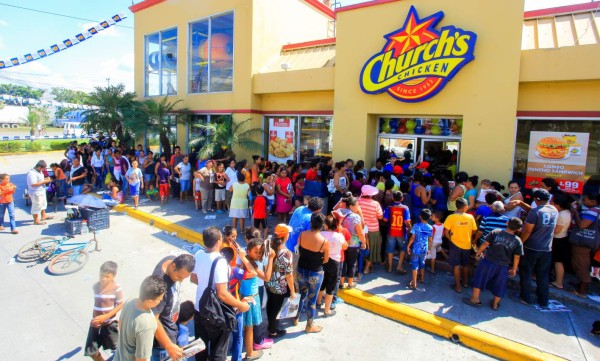 Locura en San Pedro Sula por el Día Nacional del Pollo