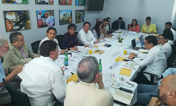 Urgen acelerar diálogo en Honduras para lograr acuerdos