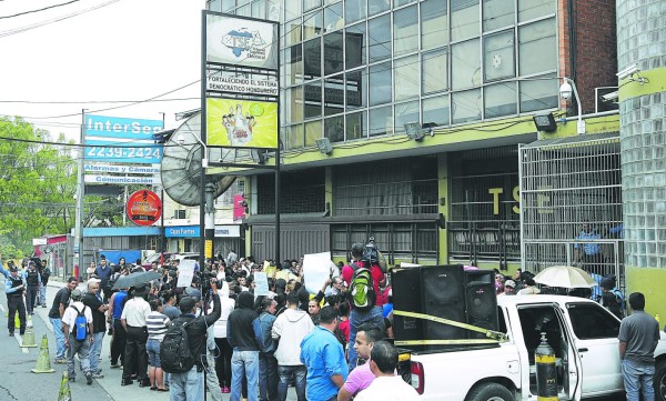 El TSE tiene dos días para oficializar los movimientos liberales que van a primarias