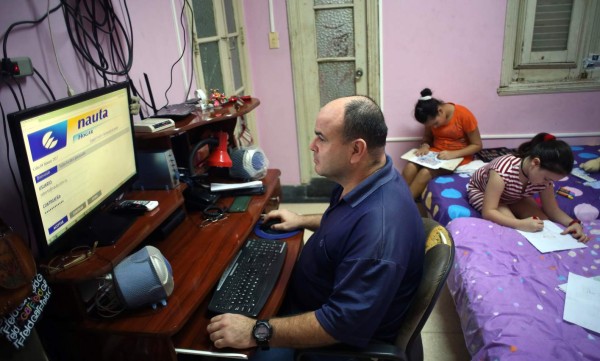 Más de 600 hogares en Cuba ya tienen conexión a Internet tras una prueba piloto