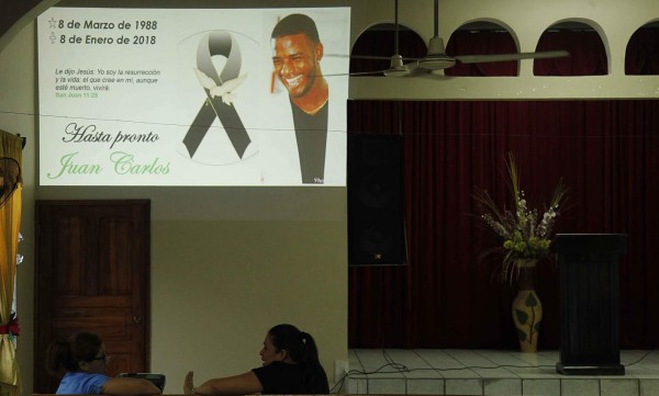 Dolor y desconsuelo en velorio de Juan Carlos García