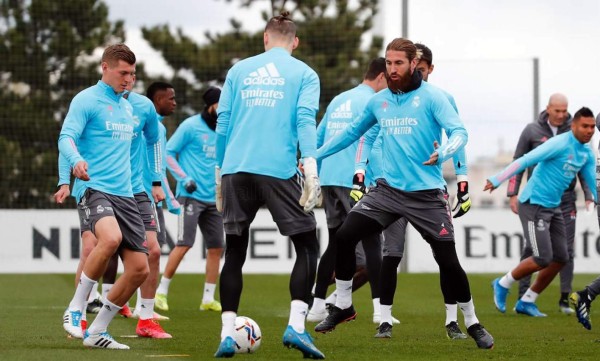 Sergio Ramos se retiró del entrenamiento y es baja en el Real Madrid