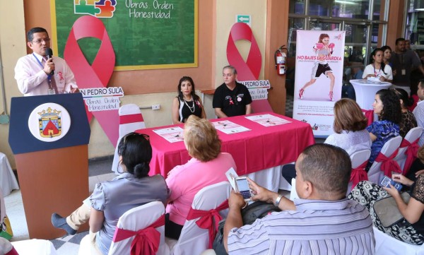 Siguen esfuerzos en lucha contra el cáncer de mama