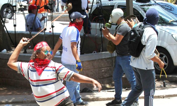 Disturbios opacan el 1 de Mayo en Tegucigalpa