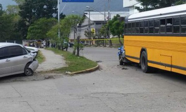 Acribillan a un hombre cuando conducía su carro en San Pedro Sula