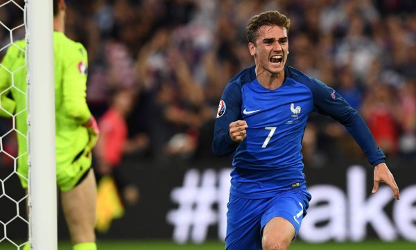 Francia doblegó a Albania y amarró pase a octavos