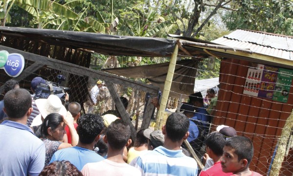 'Me puso la pistola en la cabeza y me dijo: ‘orá por tu vida’”