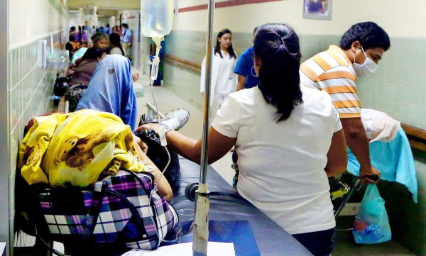La salud pública de Honduras postrada en los pasillos