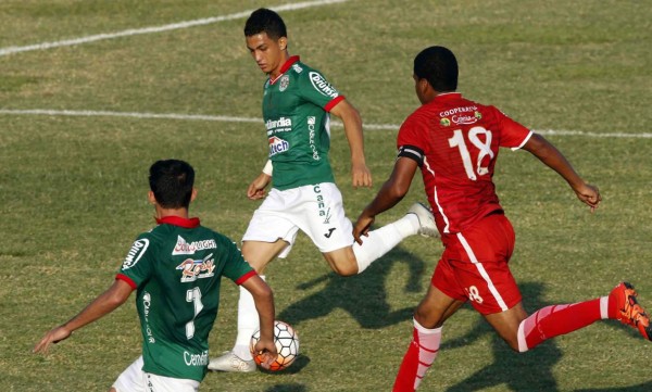 VIDEO: Hermano de Mario Berríos marca un golazo de crack