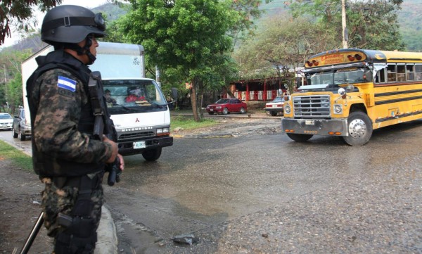 Militares y policías vuelven a Chamelecón