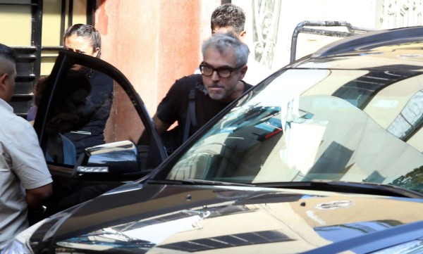 Roban y golpean a equipo de Cuarón en México