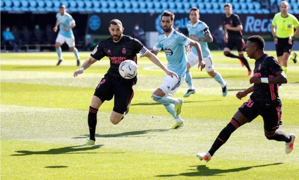 Un gran Benzema supera al Celta de Vigo y mantiene al Real Madrid en la pelea por la Liga Española