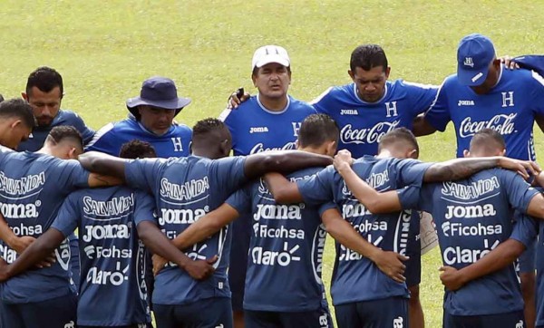 Pinto aún no define once para amistoso ante Paraguay