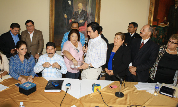 En 30 minutos evaluarán candidatos al Conadeh