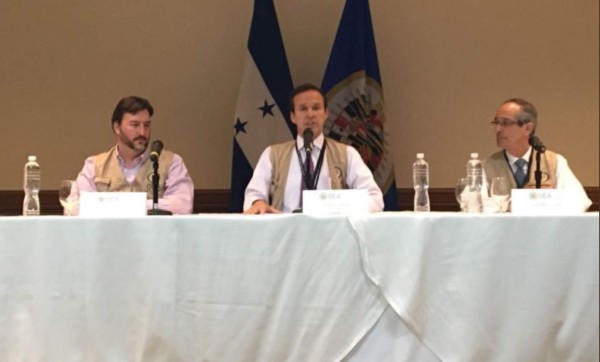 JOH y Nasralla se comprometen a respetar resultados ante la OEA