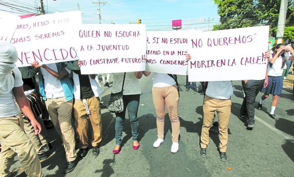 'Hallamos colegios que no daban ni clases”: Marlon Escoto