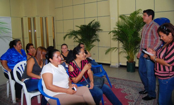 Forman 270 microempresas solidarias