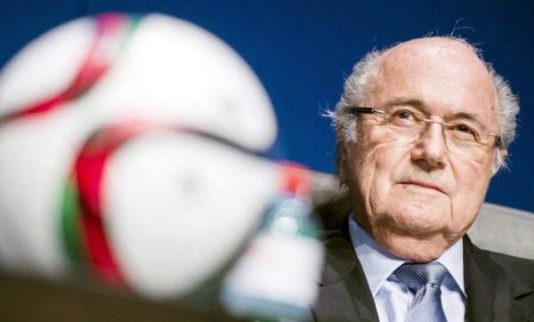 Joseph Blatter dejará también de ser miembro del COI