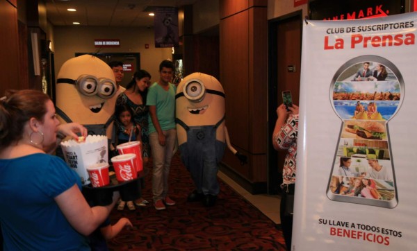 Los minions enamoran a niños y adultos en premier