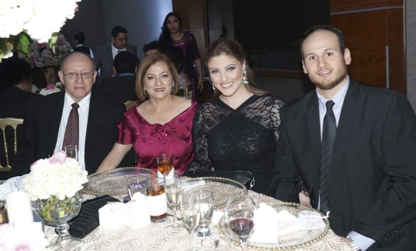 Brindis por el enlace de Ana Avelar y Juan Carlos Meléndez