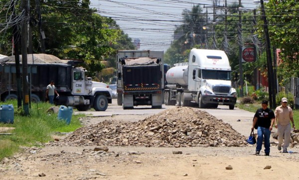 Destruyen pavimento por obras a medias en Puerto Cortés