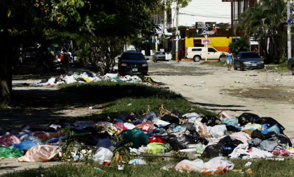 8,000 toneladas de desechos se acumulan por paro de contratistas en San Pedro Sula