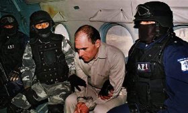 México extradita a EUA a importantes capos del narcotráfico