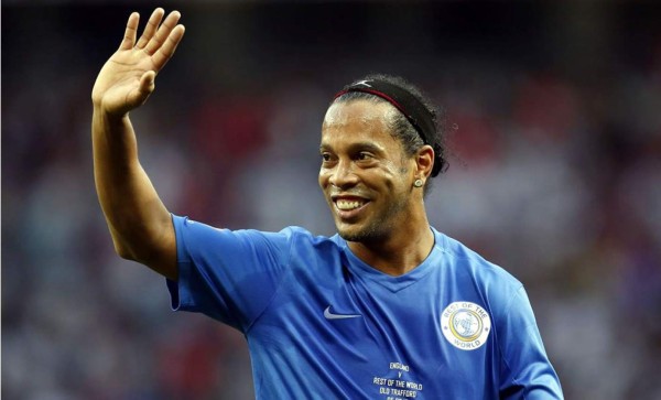 Ronaldinho confiesa a quién le daría el Balón de Oro 2016