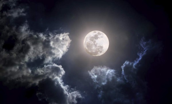 Luego de 38 años, la noche de Navidad tendrá Luna llena y asteroide