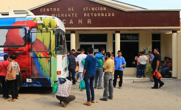 El 70% de deportados hondureños viene desde México
