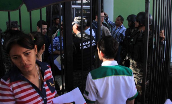 Militarizan oficinas de la DEI previo a cierre y despido de empleados