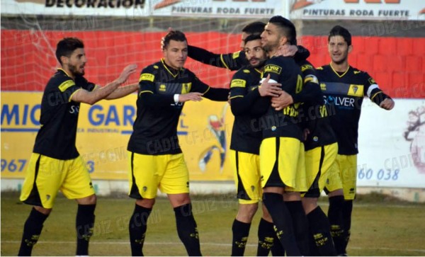 Jonathan Mejía marca en triunfo del Cádiz y es líder de goleo