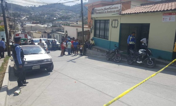 Guardia y asaltante resultan heridos en atraco a cooperativa en Copán