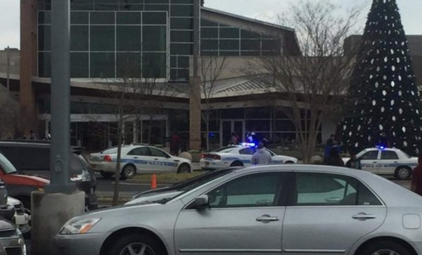 Reportan tiroteo en un centro comercial de Carolina del Norte
