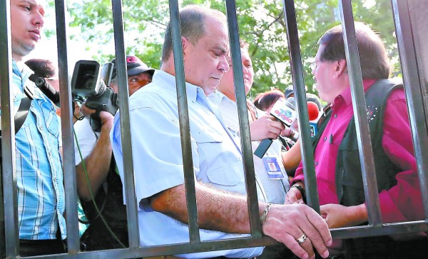 David Romero es hallado culpable por seis delitos de difamación