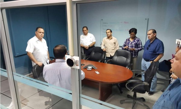 Ministros de gobierno se reúnen con Calidonio