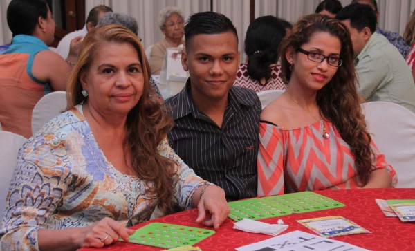 Éxitoso bingo solidario para Osovi